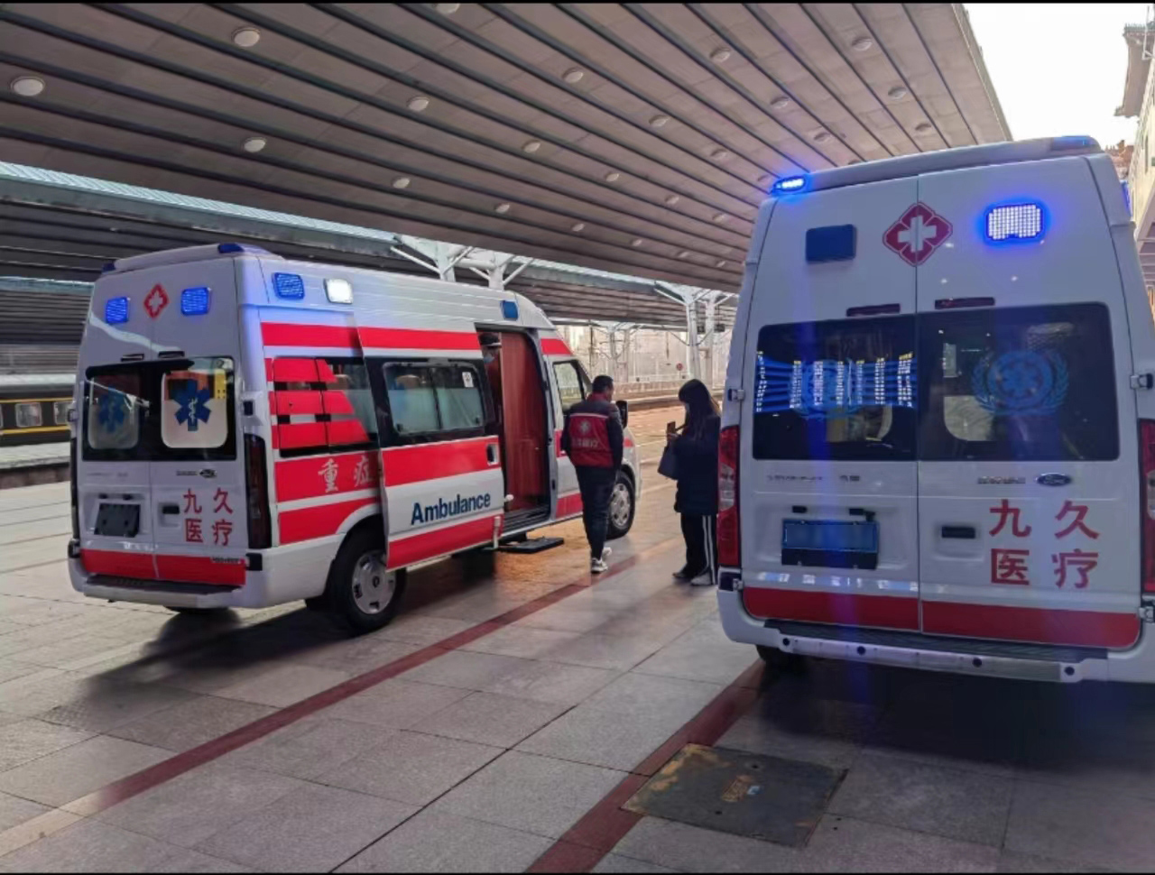 迁西县救护车长途转运